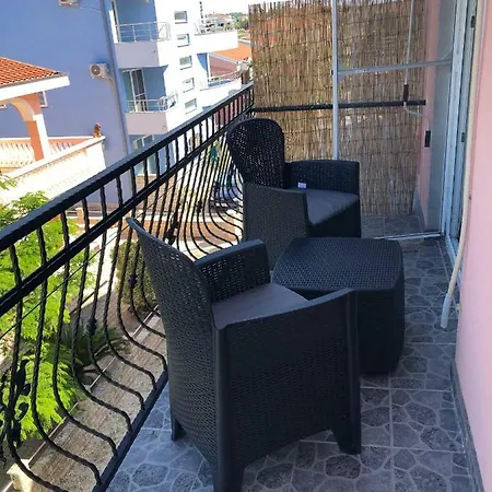 Апартаменты Apartments Zrakic Затон