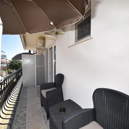 Apartments Zrakic