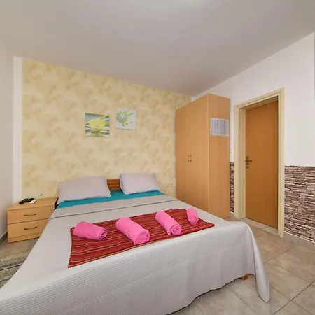 Apartments Zrakic *