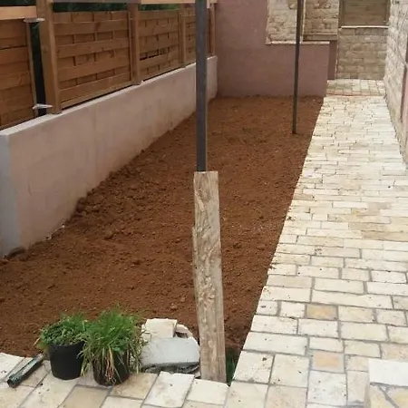 شقة Zrakic زاتون