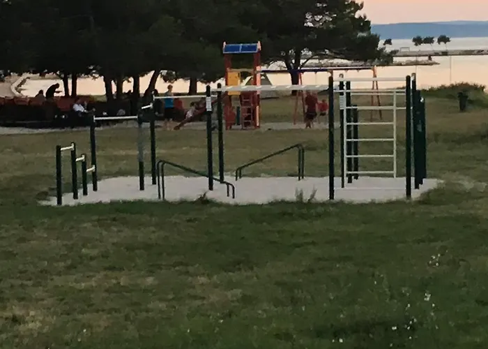 아파트 Zrakic 자톤